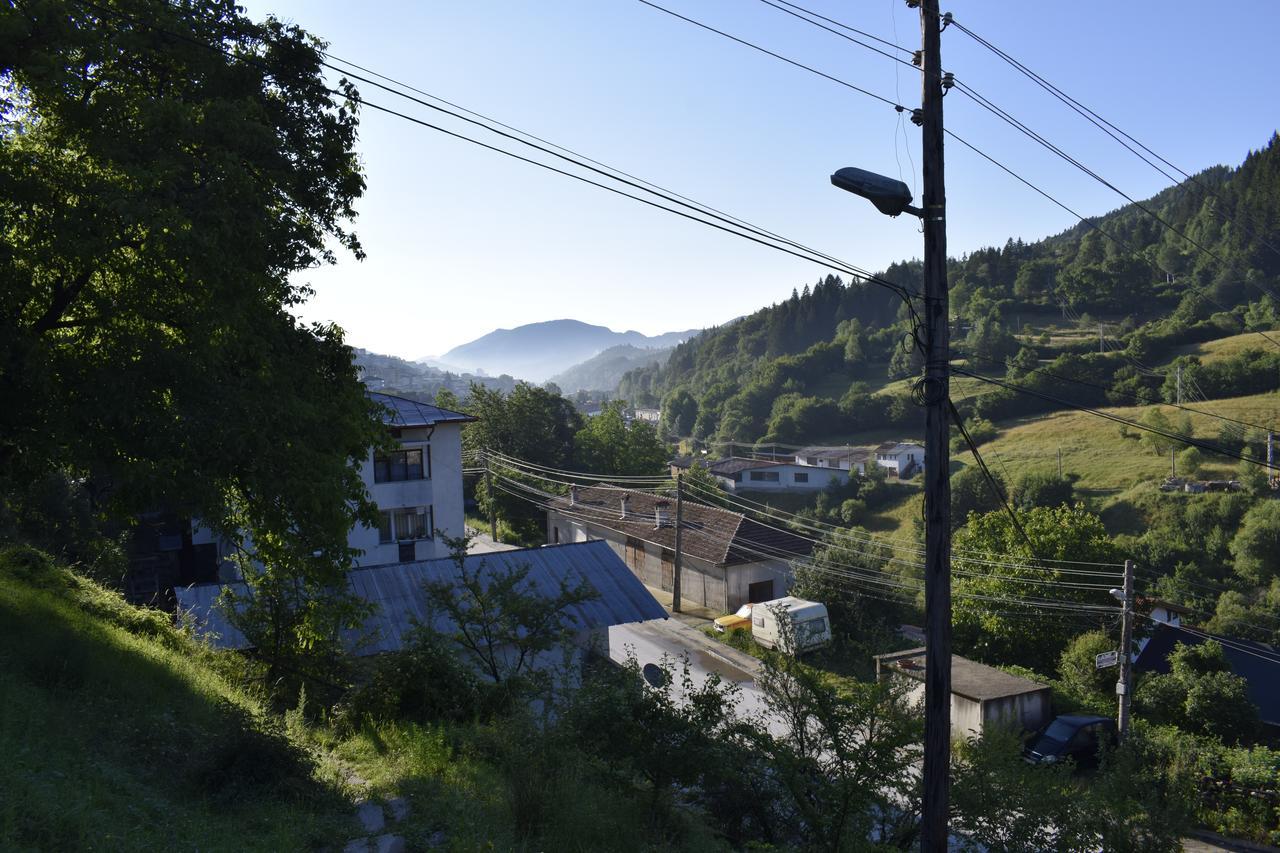Guest Rooms Waterfall スモーリャン エクステリア 写真